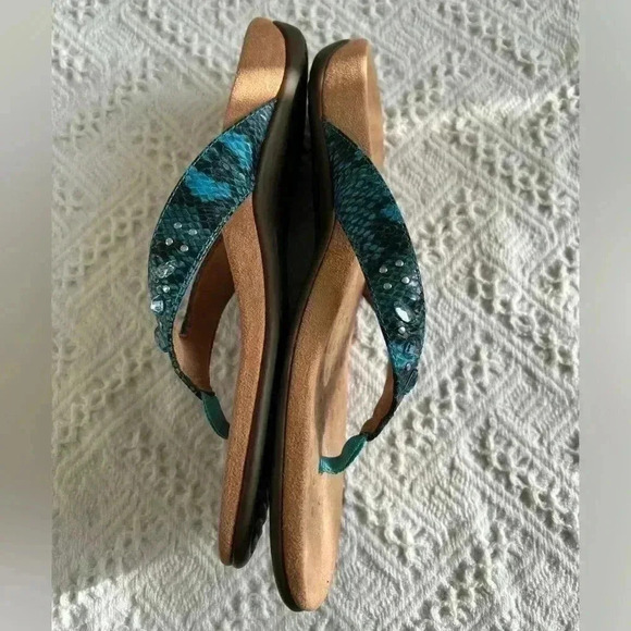 Vionic Women Lucia Toe Post Thong Snake Print Leather Rhinestone Sandal Size 10 - Picture 5 of 7